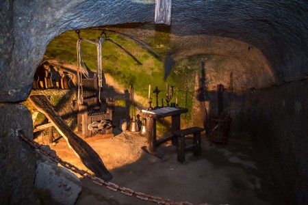 hrad-kost